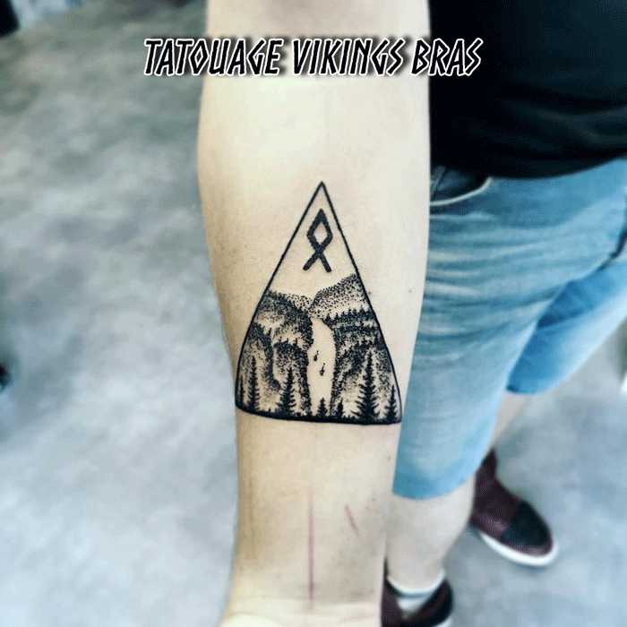 Tatouage Vikings bras