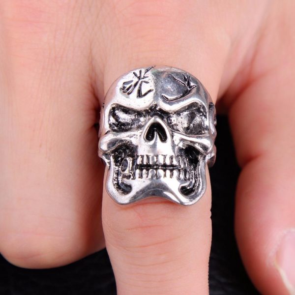 Bague Skull Gravé en Acier