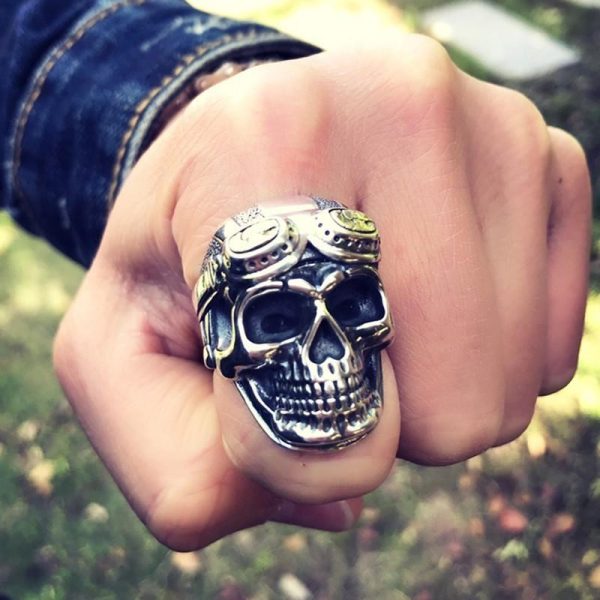 Bague Tête de Mort Héritage d’Acier
