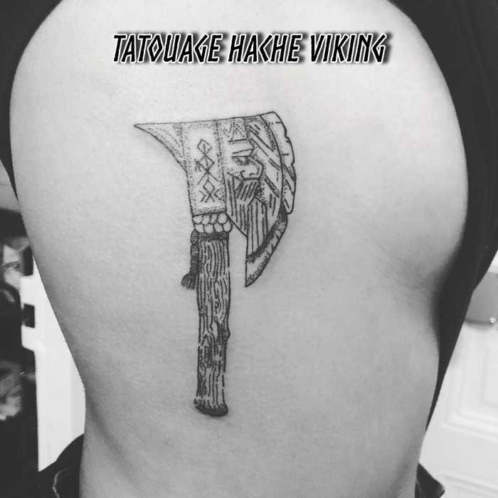 Tatouage hache Viking