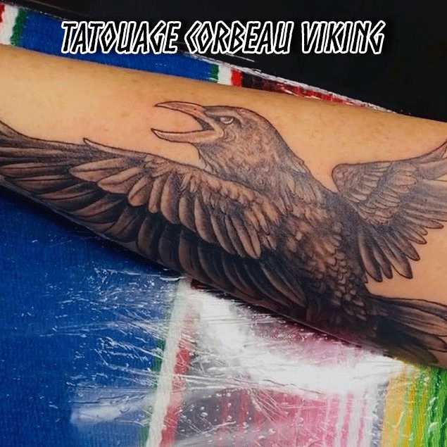 Tatouage corbeau viking