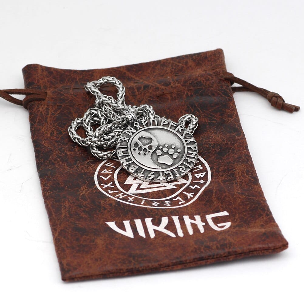 Collier Viking Pattes D'ours Et Runes Viking Shop